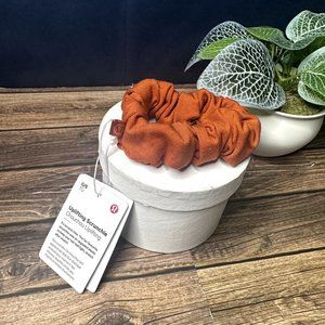 Lululemon Uplifting Scrunchie NWT ONE SIZE (BUOJ)
